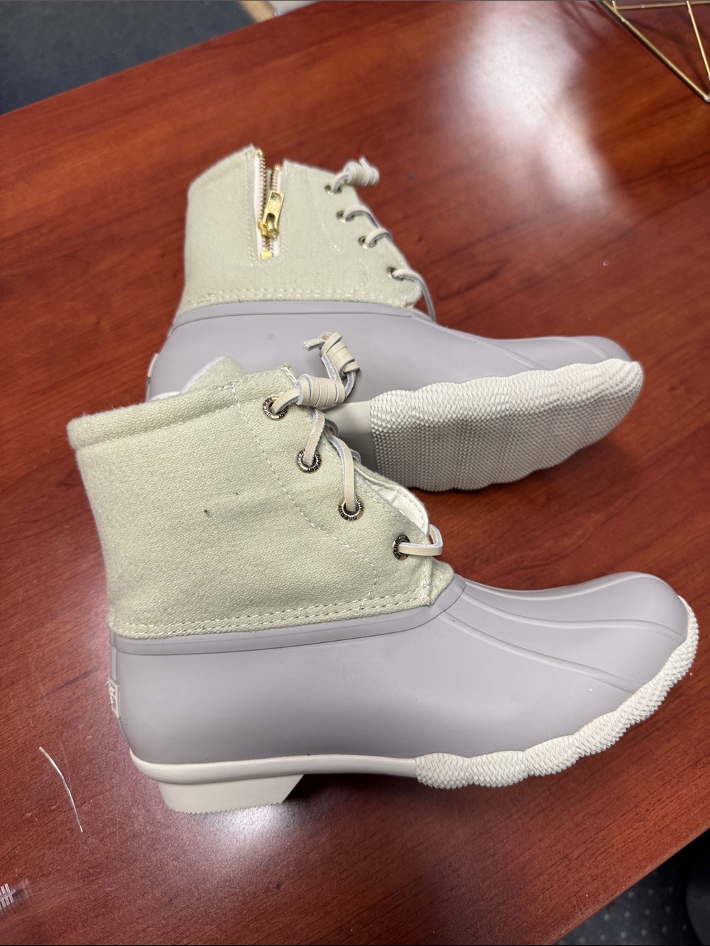 Sperry duck boots 6.5 // 091202